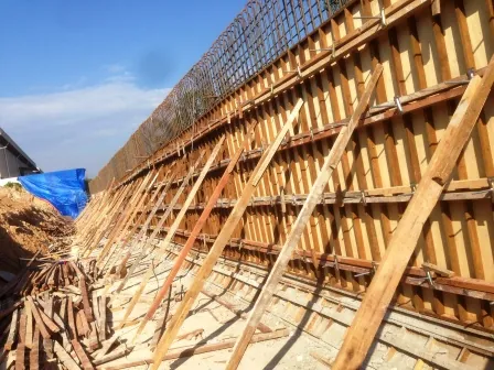 Concrete wall formwork
